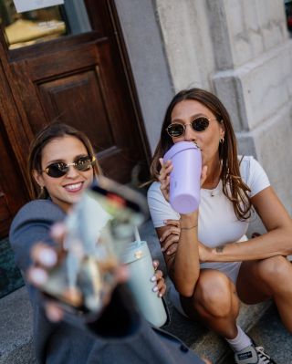 ✨ Gdy mówimy bez facetów, to naprawdę bez facetów! 💅 Tylko wy dwie, miejska dżungla, shopping fever, dobry humor i… Carry...